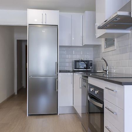 Flateli Roger 6 Apartment Barcelona Bagian luar foto