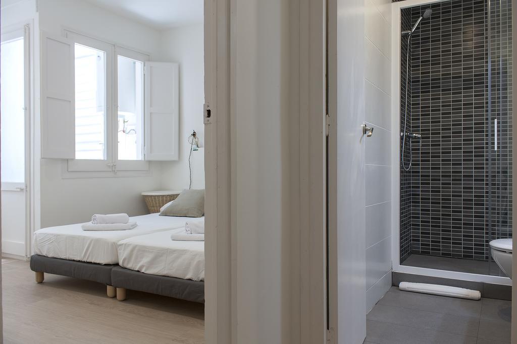 Flateli Roger 6 Apartment Barcelona Bagian luar foto