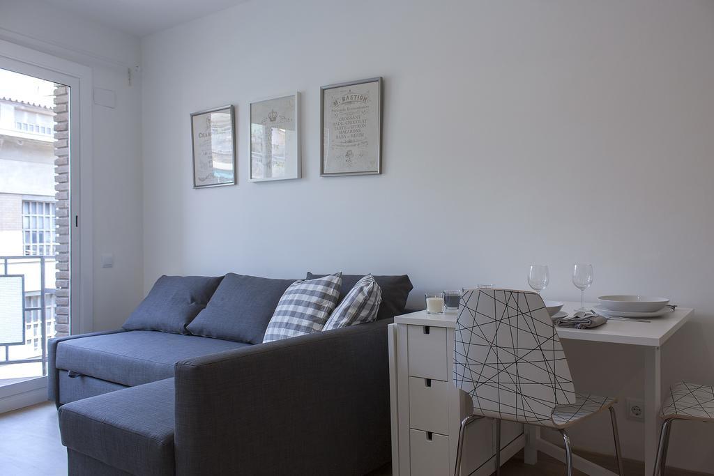 Flateli Roger 6 Apartment Barcelona Bagian luar foto