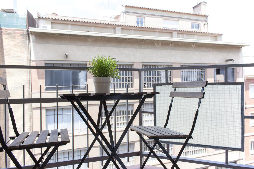 Flateli Roger 6 Apartment Barcelona Bagian luar foto